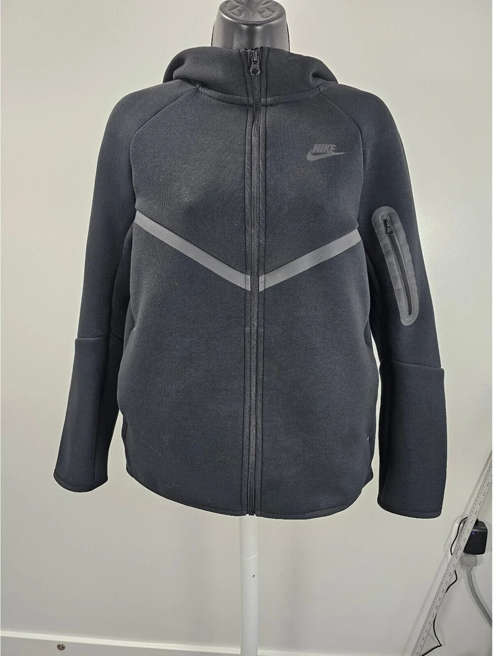 Nike Black Full-Zip Hoodie with Reflective Details and Zippered Arm Pocket